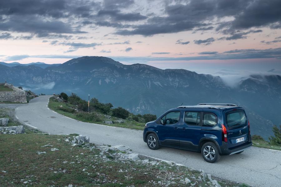  Peugeot Rifter 2018 года  (WW) (фото 39 из 43)